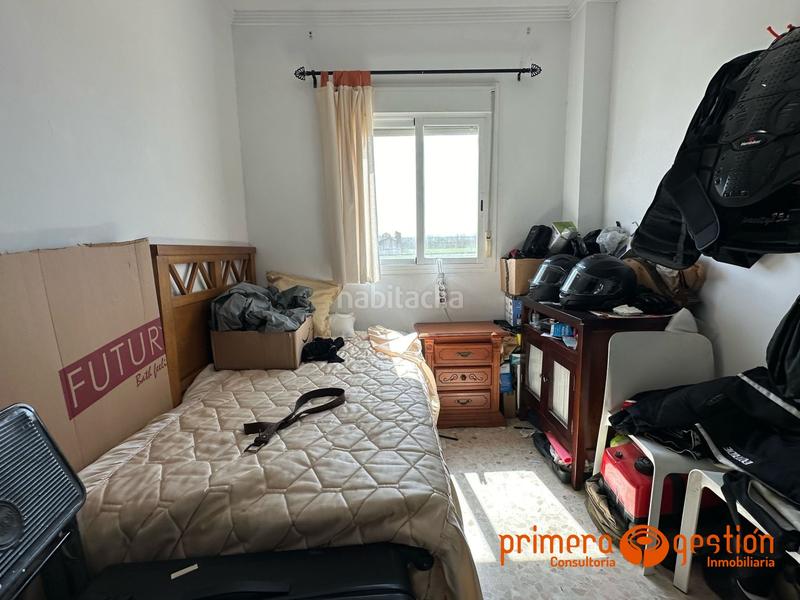 Foto efa4f7fa-bf3c-472a-b21d-54709b903c33. Piso magnifico piso en segunda planta en buena zona de lora del rio. el inmueble consta de 85 metros útiles de vivienda, distribuido en en Lora del Río