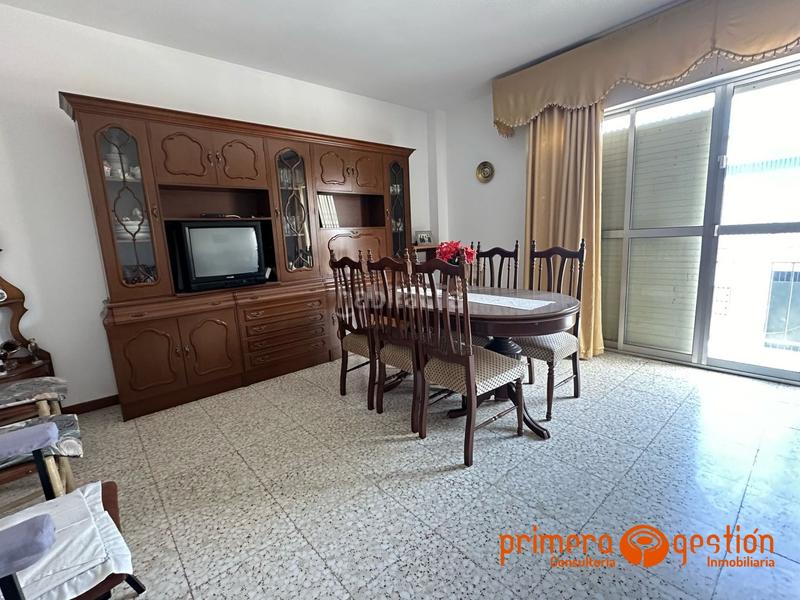 Foto eeadfd62-1b02-4b57-b0e9-ff25d8a5002e. Casa con riscaldamento parcheggio in Lora del Río
