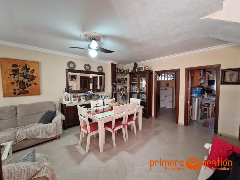 Foto 16c4bd18-9449-4687-9be4-c3f8828e0e54. Casa con riscaldamento parcheggio in Lora del Río