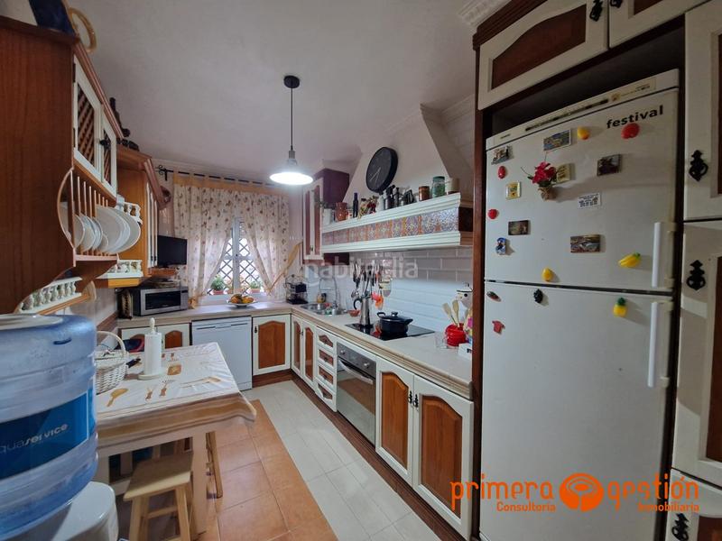 Foto 6f3bf04d-000c-4b5d-aba2-b3e8e2e5238e. Casa con riscaldamento parcheggio in Lora del Río