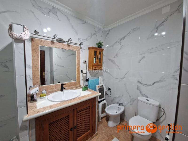 Foto ae1eeefa-9e83-4dba-9b72-a27740e2a37d. Casa con riscaldamento parcheggio in Lora del Río