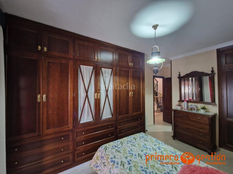 Foto c73db075-0f00-4676-98a5-1744c9f2a957. Casa con riscaldamento parcheggio in Lora del Río