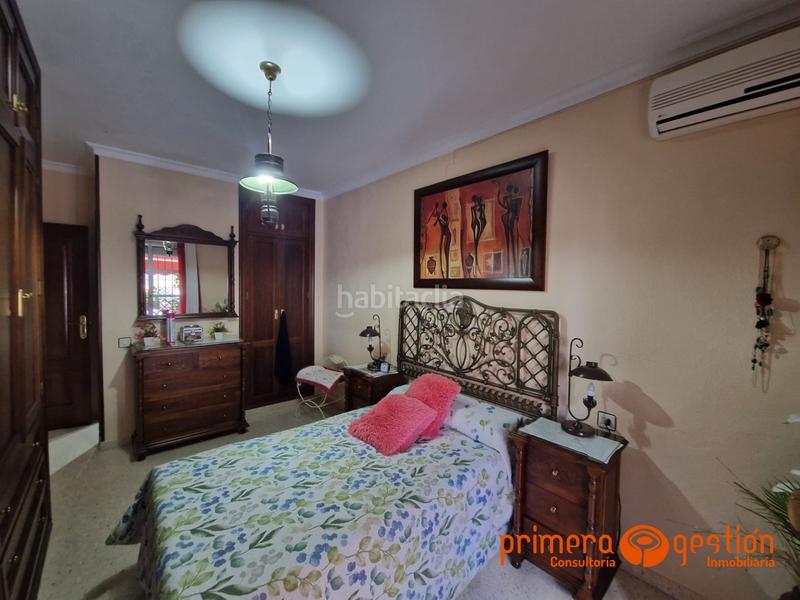 Foto f56537ca-08cb-45e1-abc3-d3a02072675b. Casa con riscaldamento parcheggio in Lora del Río