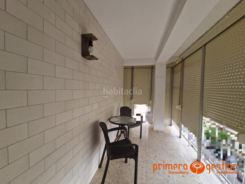 Foto b4f78e01-93b6-481c-9b98-f39ae4531b01. Piso magnifico piso en buena zona de lora de río, consta de 96 metros cuadrados distribuido en amplio salón comedor, cocina con lavader en Lora del Río