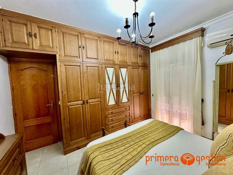 Foto a78474f1-a6f2-4513-a530-633dd8a95c95. Dúplex  en la zona de la huertecilla con 83 metros cuadrados.dispone en planta baja de salón comedor, cocina amueblada y baño, en p en Lora del Río