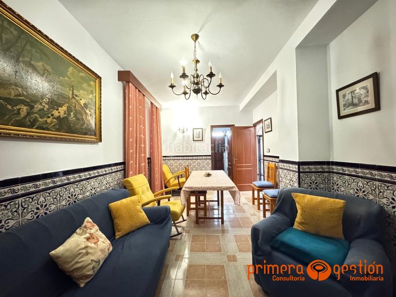 Foto 338a7cd3-86de-4698-941b-475baf853b3d. Casa amb aparcament a Carmona