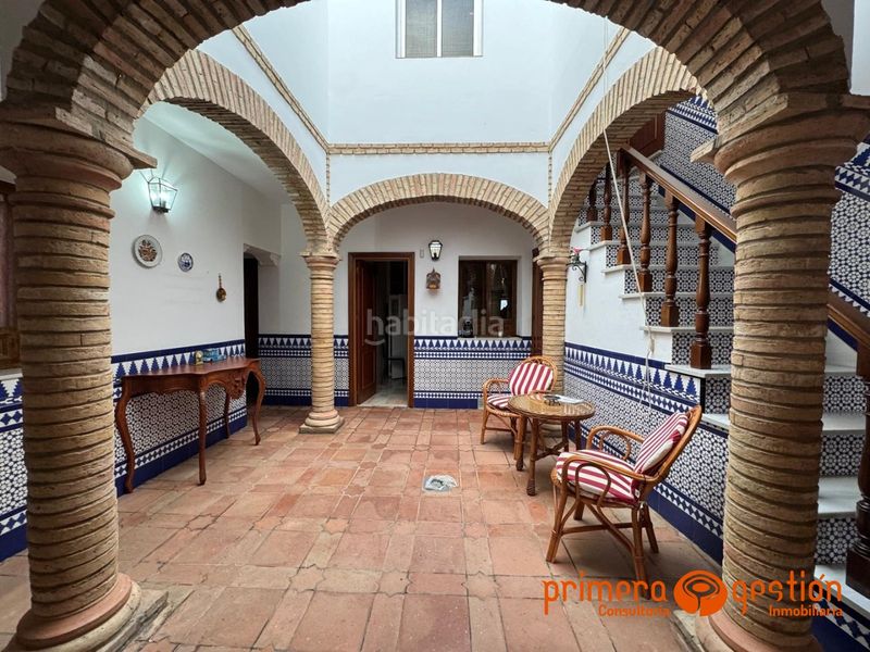 Foto 59f8cda5-f43a-4df1-b35f-750092693bf6. Casa amb aparcament a Carmona