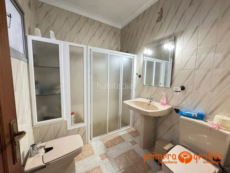 Foto ca7abe31-ed6a-4dca-b005-76ac4519ac21. Casa amb aparcament a Carmona