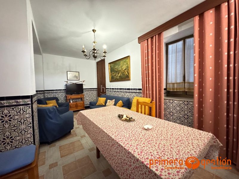 Foto ef662c6e-01ea-418c-854c-24e738c33b90. Casa amb aparcament a Carmona