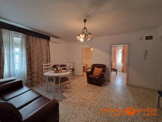 Appartement à Lora del Río. Magnifico piso en buena zona de lora del rio, consta de 80 metro