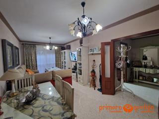 Casa a Lora del Río. Magnifica casa en lora del rio de 127 metros cuadrados distribui