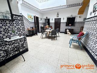 Casa a San Bartolomé. Magnífica vivienda en el corazón del casco antiguo de carmonaa t