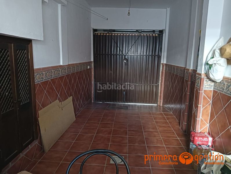 Foto f90f208e-5f89-4dca-82b3-99f3ff68b746. Casa amb aparcament a Lora del Río