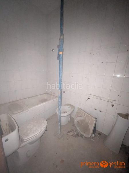 Foto bb54f338-7d15-4177-b38f-031e4d81f9ab. Casa amb calefacció a Carmona