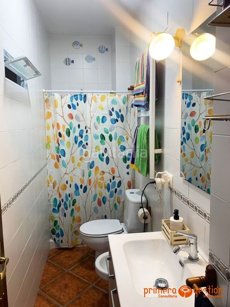 Foto 87121c86-6535-4868-92b1-357c36628c31. Casa a Constantina