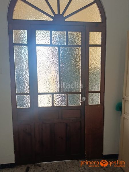 Foto daa84652-6ee8-41de-b8fd-1e9b64015275. Casa amb aparcament a Carmona