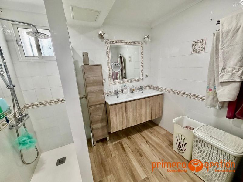 Foto 487b24c4-b283-4840-8bd0-8246cd837927. Pis amb calefacció a Lora del Río