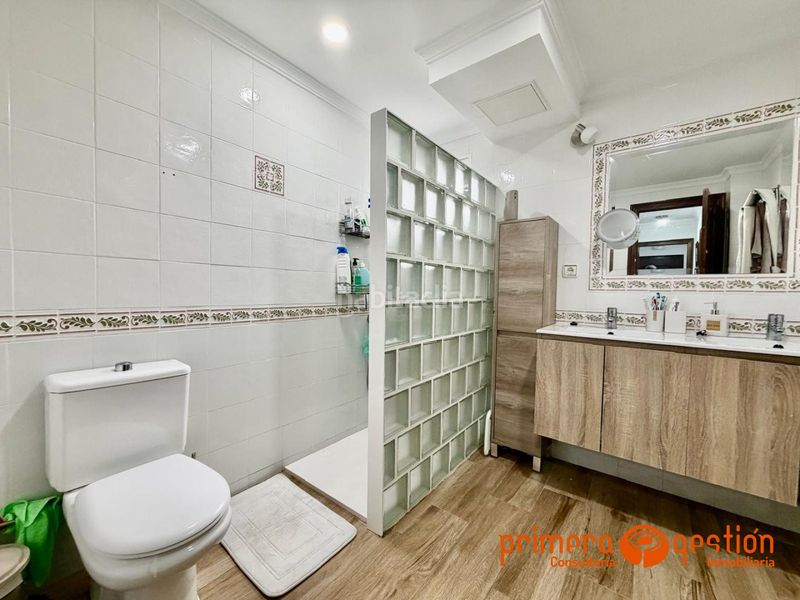 Foto c667a97e-7b9a-47f6-9851-734020454e69. Pis amb calefacció a Lora del Río