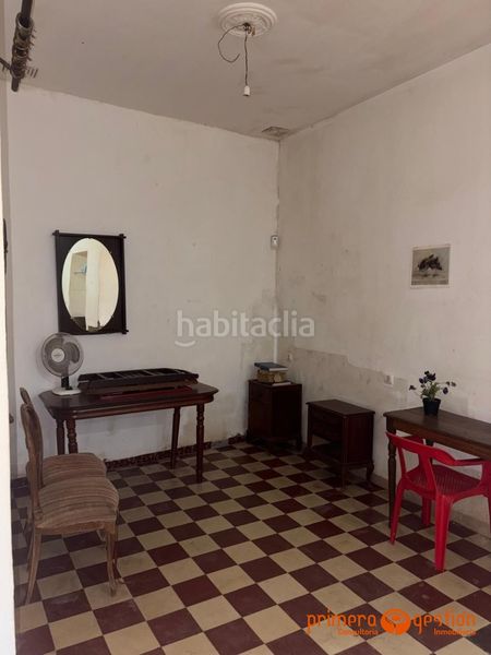 Foto fe3596fc-af47-4a84-b1a7-193d84c16d16. Casa a Lora del Río