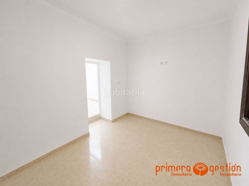 Foto 901567f9-d8ee-4e1d-b44f-06f45fce5157. Casa a Fuentes de Andalucía