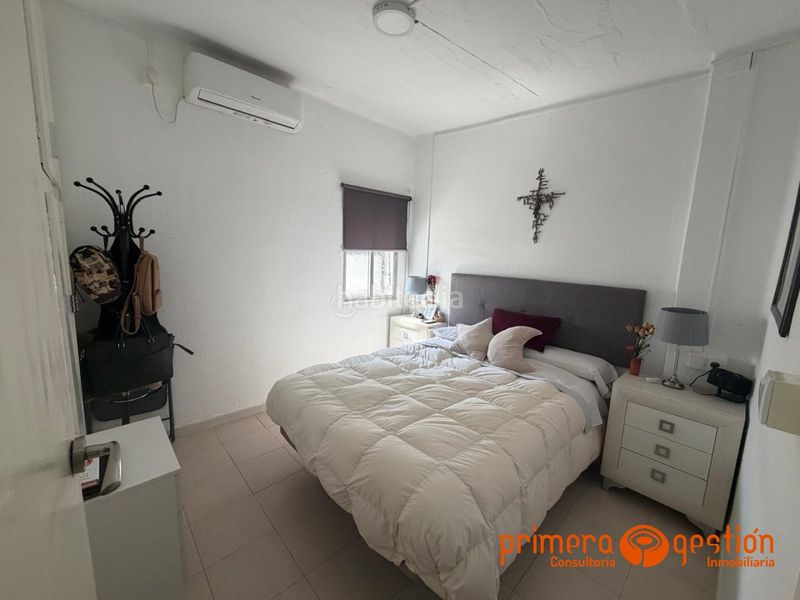 Foto fde7bf3a-9d25-4341-9854-2f473b2d36be. Casa amb calefacció a Lora del Río