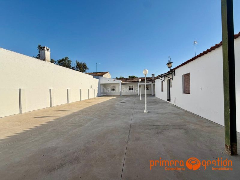 Foto f553118d-07e0-406a-bb63-c10b22d6ef14. Casa a Lora del Río