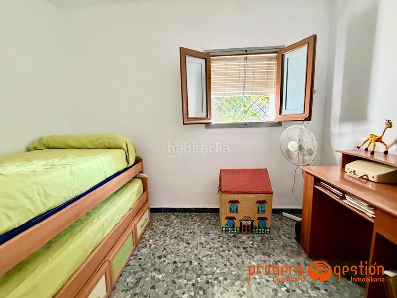 Foto f5533acf-11ac-48f3-8c85-58fdc04a6b56. Casa a Lora del Río