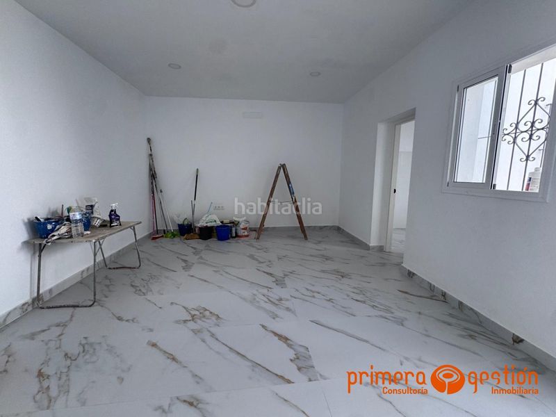 Foto fde2c563-56a1-4a12-b36d-399fc6388e2f. Pis a Carmona