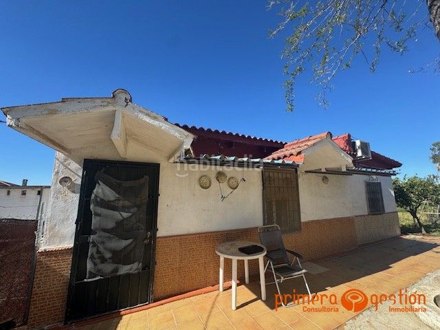 Foto e1a84050-4dee-4429-8296-5cf40bd4e747. Xalet amb calefacció aparcament piscina a Carmona