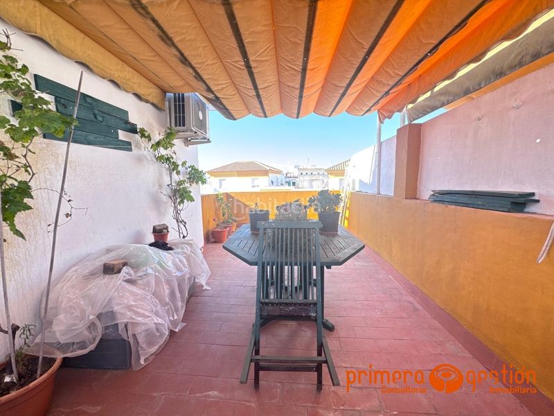 Foto dac3e33d-bcff-4f3c-8913-16457f3d3599. Casa amb calefacció aparcament a Carmona