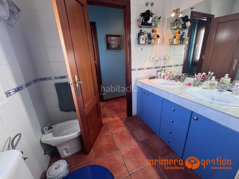 Foto ee7c4c01-e8ce-488f-8e5e-40c15bb94688. Casa amb calefacció aparcament a Carmona