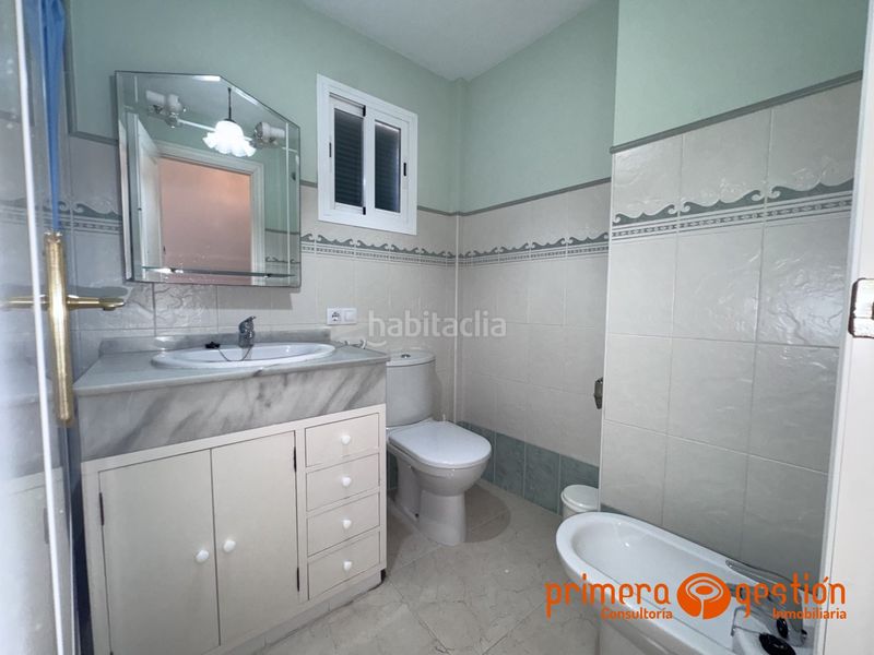 Foto a80cef27-2d08-4852-aa08-ee0373383c10. Pis amb calefacció aparcament a Carmona