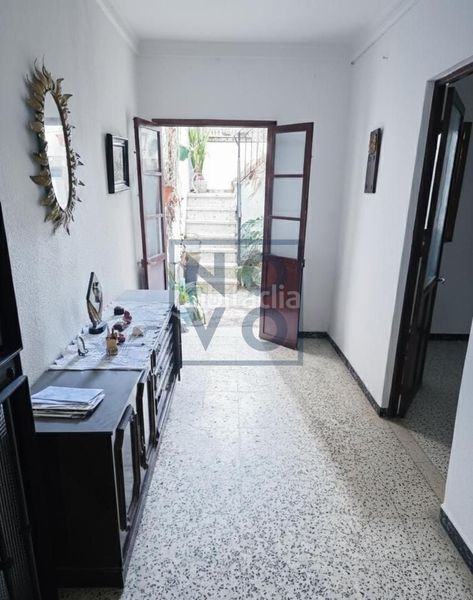 Foto b49b7653-d58d-4488-b3da-d9bbf6d732cf. Casa amb aparcament a Lebrija
