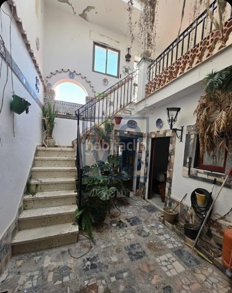 Foto c6794115-0c7a-4c75-b815-4c06d8cf6ab0. Casa amb aparcament a Lebrija