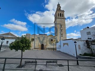 Casa a Lebrija. Vivienda en pleno centro