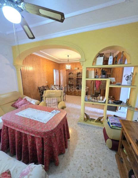 Foto 04b9ab70-8339-414d-b29a-9d1ba070cb93. Casa amb aparcament a Lebrija