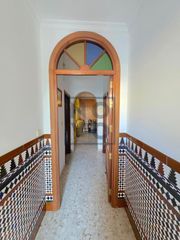 Casa a Lebrija. Vivienda zona campo futbol