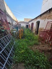 Casa a Lebrija. Vivienda en zona centro
