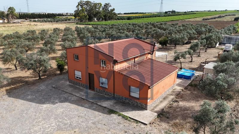 Foto e7b70a9d-c995-45ee-bb3a-9b78b05505ee. Masia a Lebrija