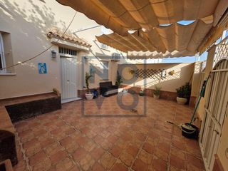 Maison à Lebrija. Adosado zona may
