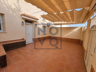 Casa a Lebrija. Adosado zona may