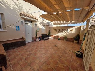Maison à Lebrija. Adosado zona may