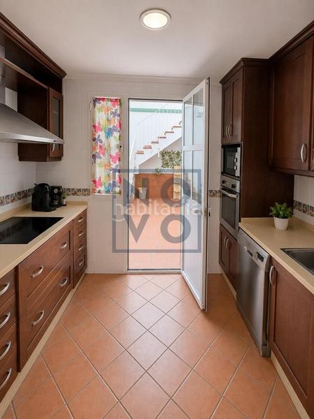 Foto c77ce25b-6b9d-4f63-9070-24143a0186a1. Casa a Lebrija