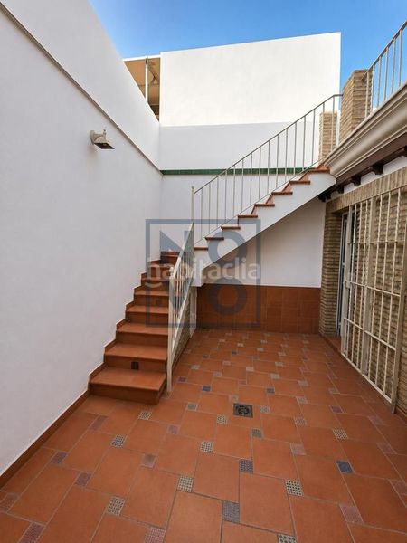 Foto d7cd6257-7f42-49ec-ba5d-33d5d1791026. Casa a Lebrija