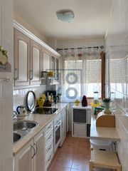 Etagenwohnung in Lebrija. Piso zona blas infante
