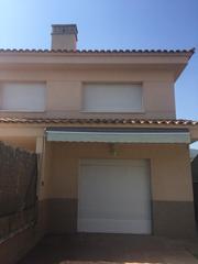 Casa adossada a Bigues i Riells. Bien ubicada, totalmente reformada