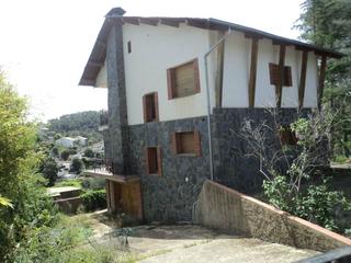 Casa a Bigues i Riells. Gran casa con 5 parcelas