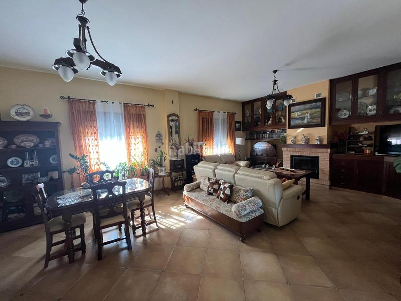 Foto c600bac0-bd6b-43da-81e2-011094e28224. Chalet con piscina in Sanlúcar la Mayor