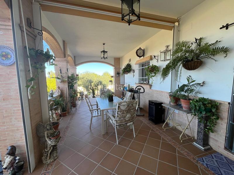 Foto db6c53a8-f4b0-4f4a-b7a7-7f13bda1bc49. Chalet con piscina in Sanlúcar la Mayor