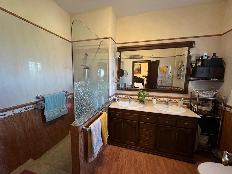 Foto f35b2ef1-1010-44ba-a0a8-6b68555cb623. Chalet con piscina in Sanlúcar la Mayor